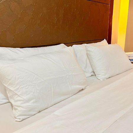 Luxury Hotel Type Condo Near Naia Manila Airport Екстер'єр фото